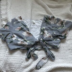 Floral blue Sumer top with waist-band tie in front